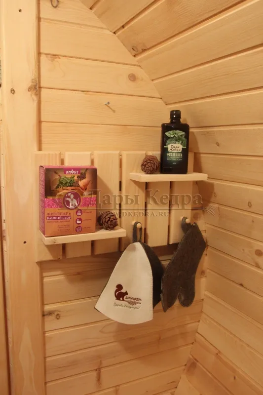 Вешалка банная с двумя полками из кедра